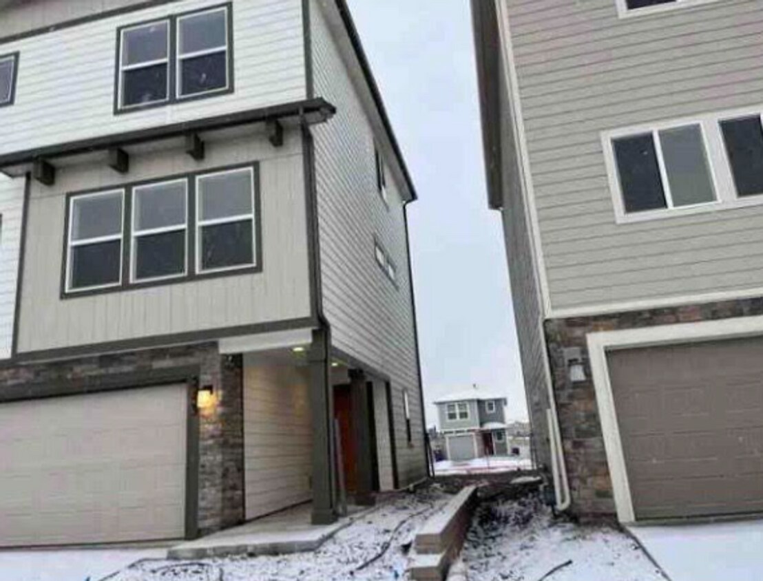 Building Photo - 5253 Painted Sky View