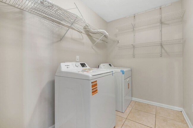 Foto del edificio - Cozy 3 Bedroom, 2 Bathroom abode with 2 car garage