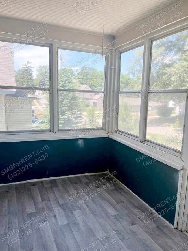 Foto del edificio - 5823 Lake St