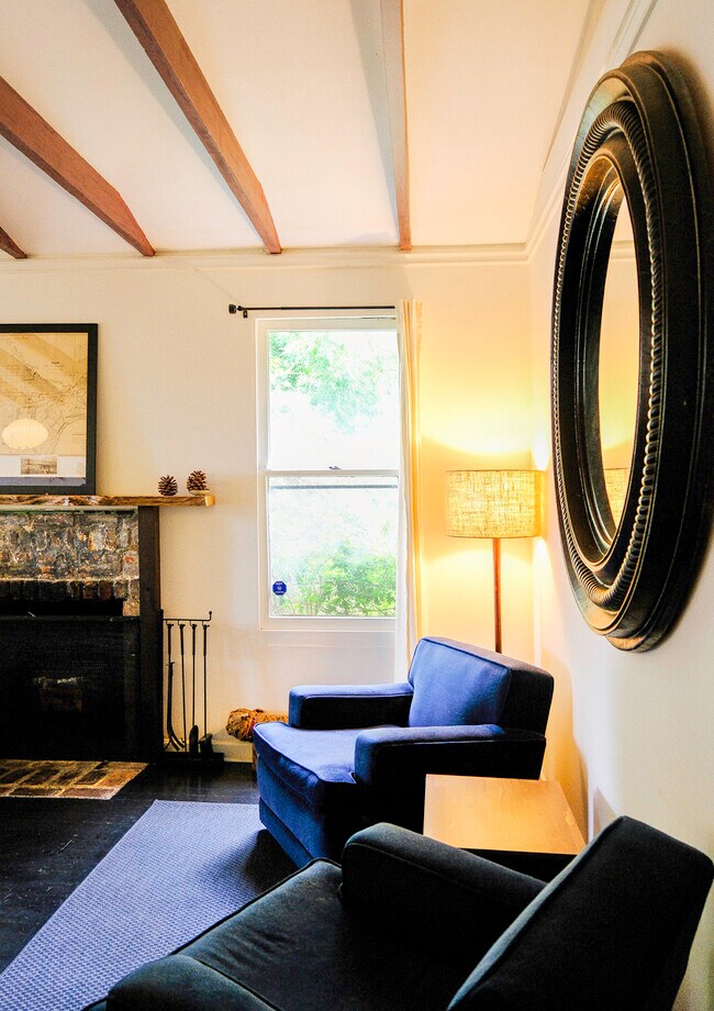 Foto del edificio - 8540 Ridpath Dr