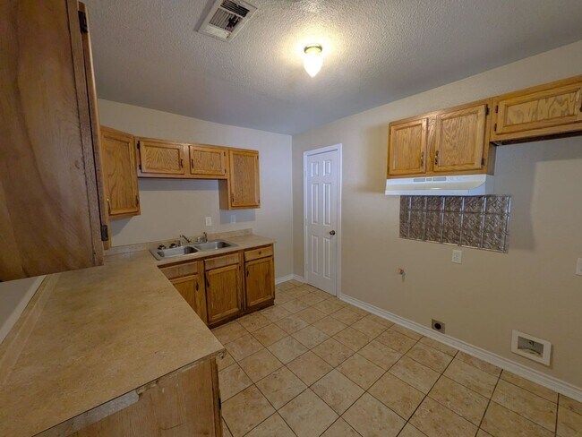 Foto del edificio - 3820 W Lynwood Dr