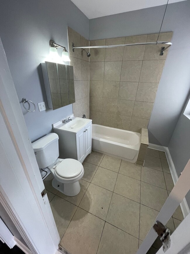 Building Photo - 7406 S Phillips Ave