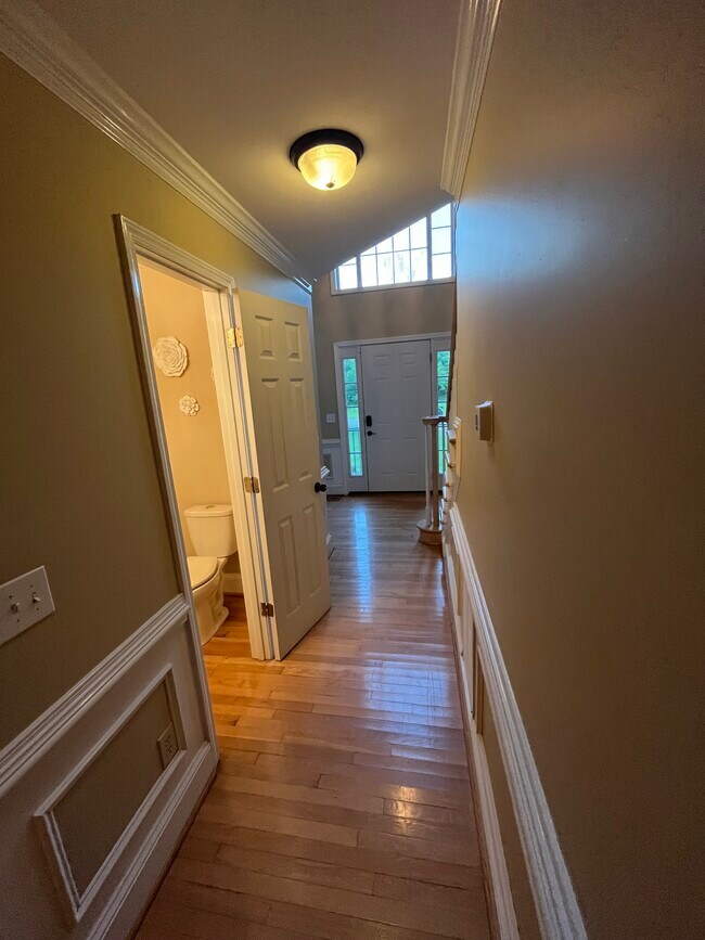 Building Photo - 5718 Glandor Dr SE