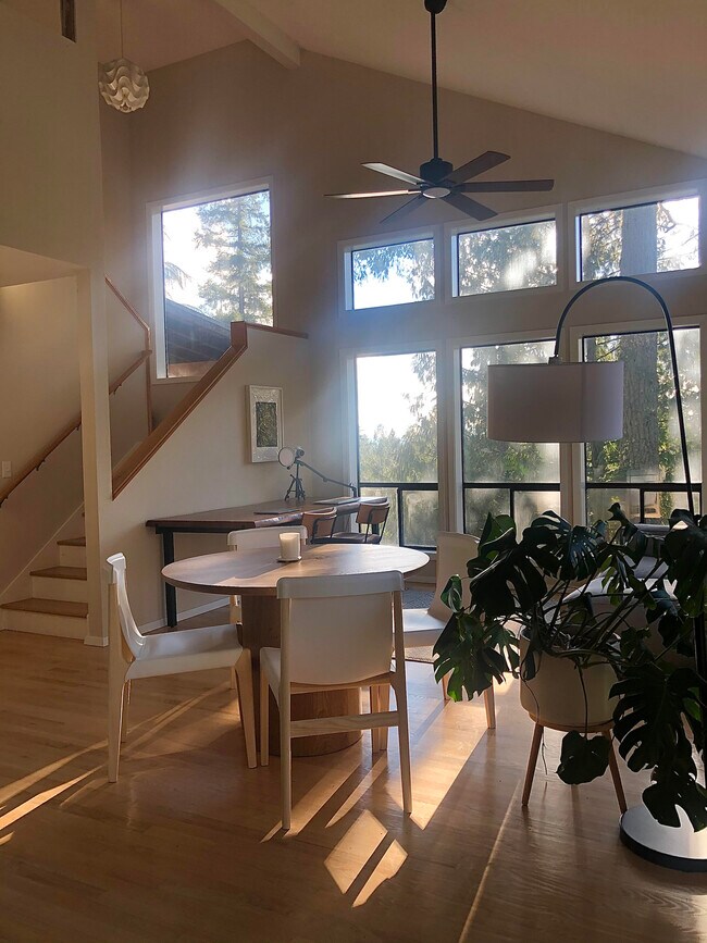 Foto del edificio - 9001 NW Skyline Blvd