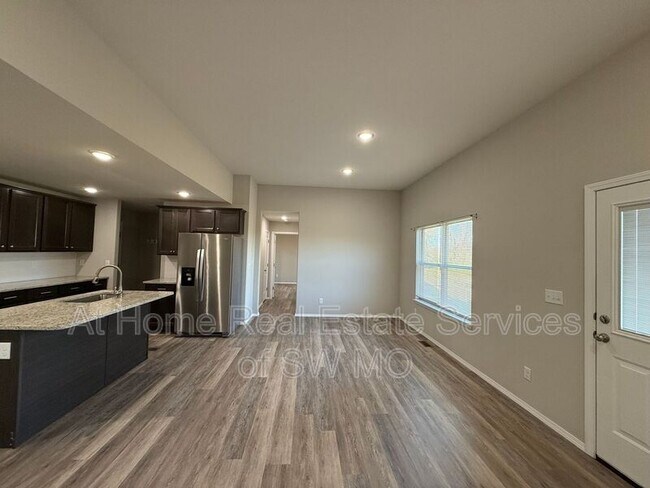 Foto del edificio - 3847 W Linwood St