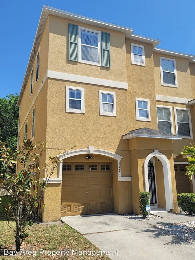 Foto principal - 3 br, 2.5 bath House - 616 Wheaton Trent P...