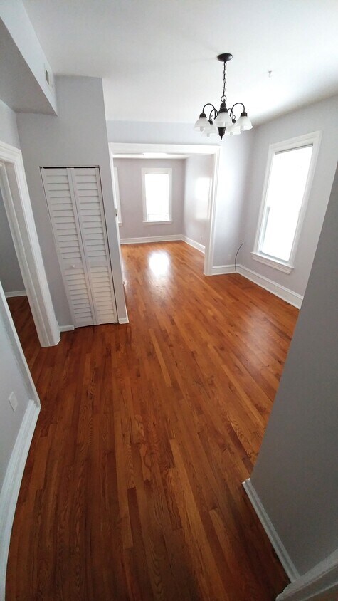 Primary Photo - 741 N Leavitt St