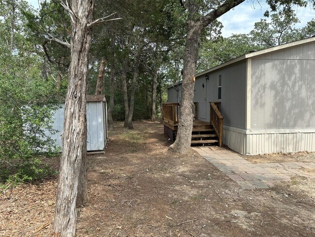 Foto del edificio - 302 Lone Star Rd