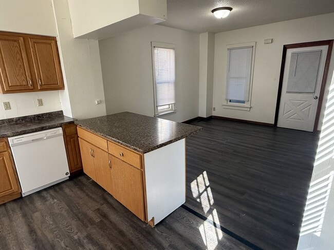 Foto del edificio - 4 bed 2 bath House