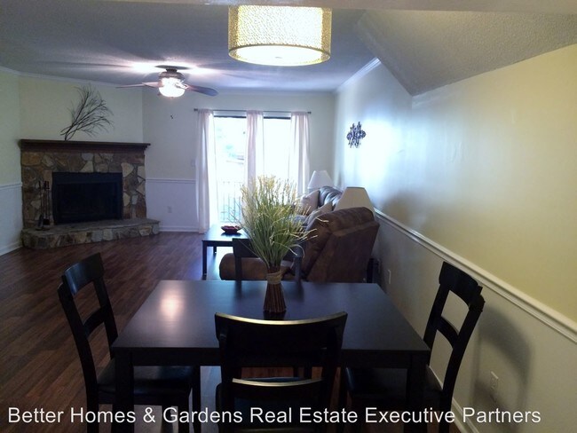Building Photo - 2 br, 2 bath House - 456 Forest Hills Dr