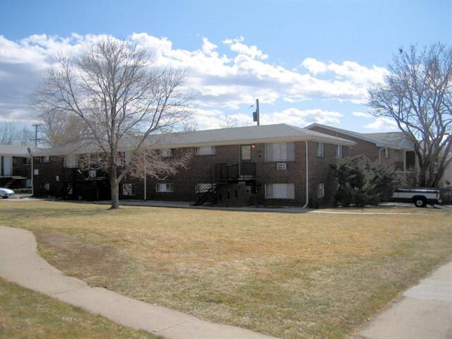 Primary Photo - 7562-7576 Quitman St