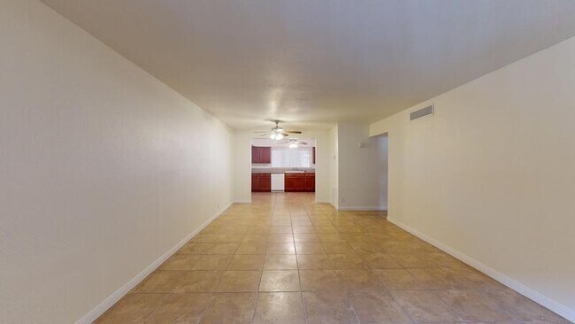 Foto del edificio - 356 E Desert Inn Rd