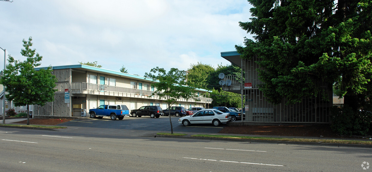 Primary Photo - Westwood Plaza Apartments