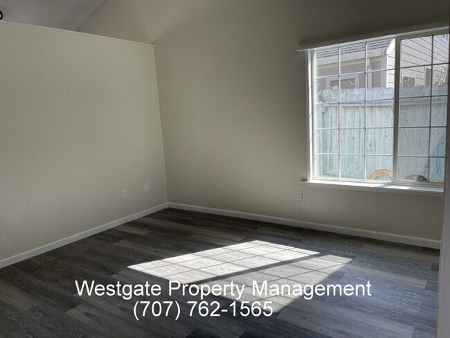 Building Photo - 1424 Sunrise Pkwy