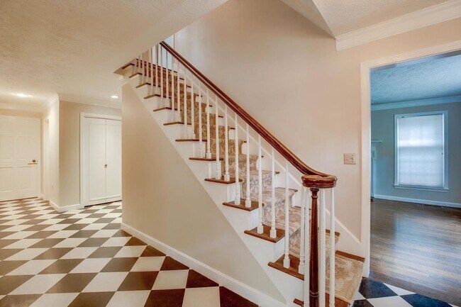 Foto del edificio - 27 Buttonwood Rd