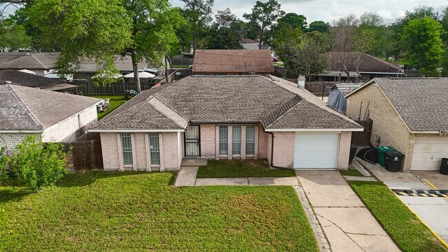 Foto del edificio - 15022 Chipman Ln.