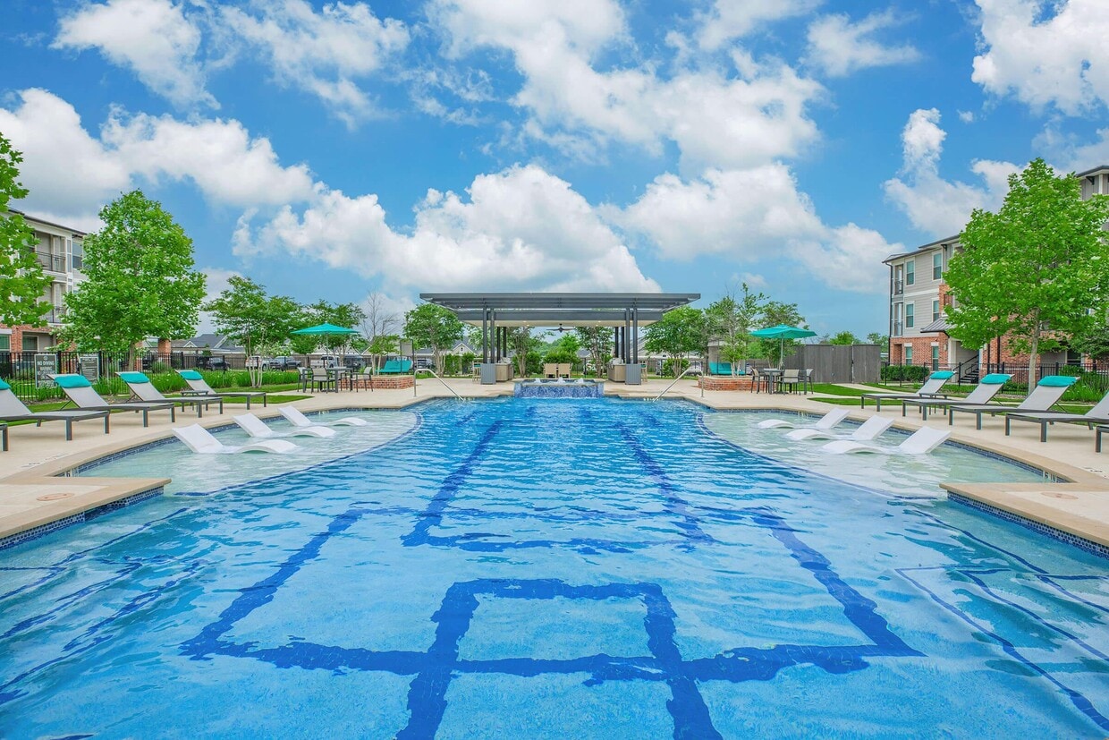 Residence at Oakmont Apartments - Residence at Oakmont Apartments
