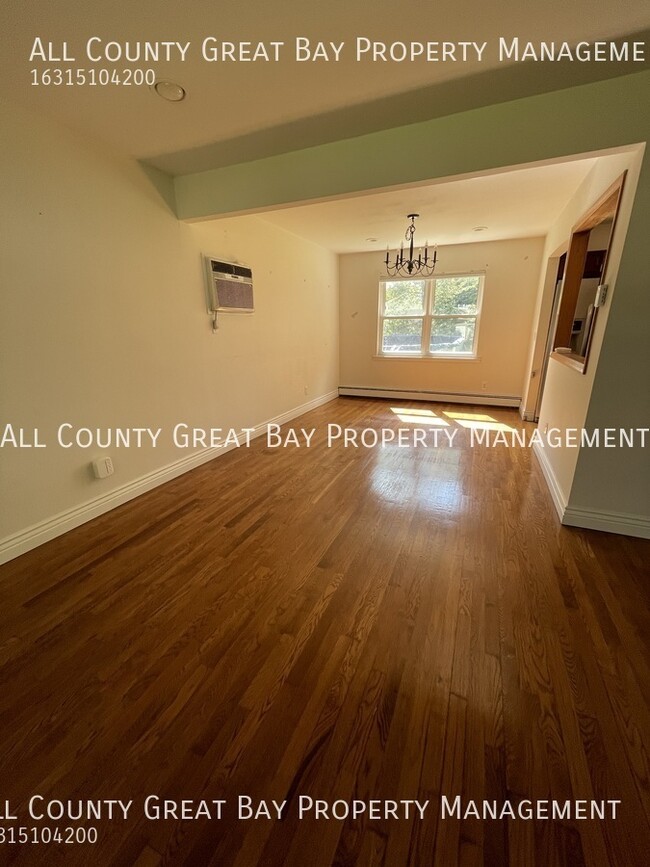 Building Photo - 4 Williamsburgh Ln