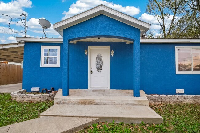 Building Photo - 12906 Gladden Dr