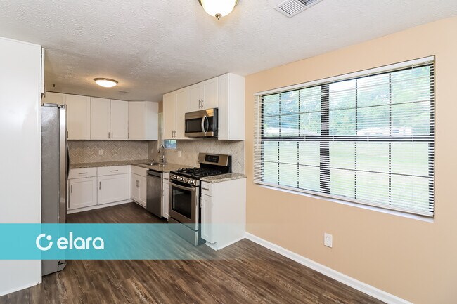 Building Photo - 2768 HORSESHOE BEND RD SW