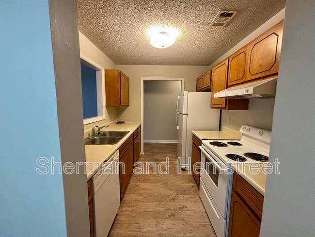 Foto del edificio - 104 Commons Dr