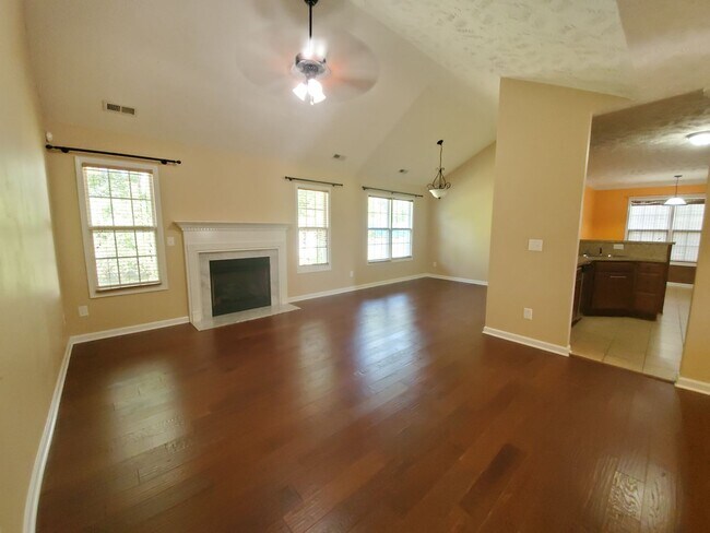 Building Photo - 1665 Kershaw Loop