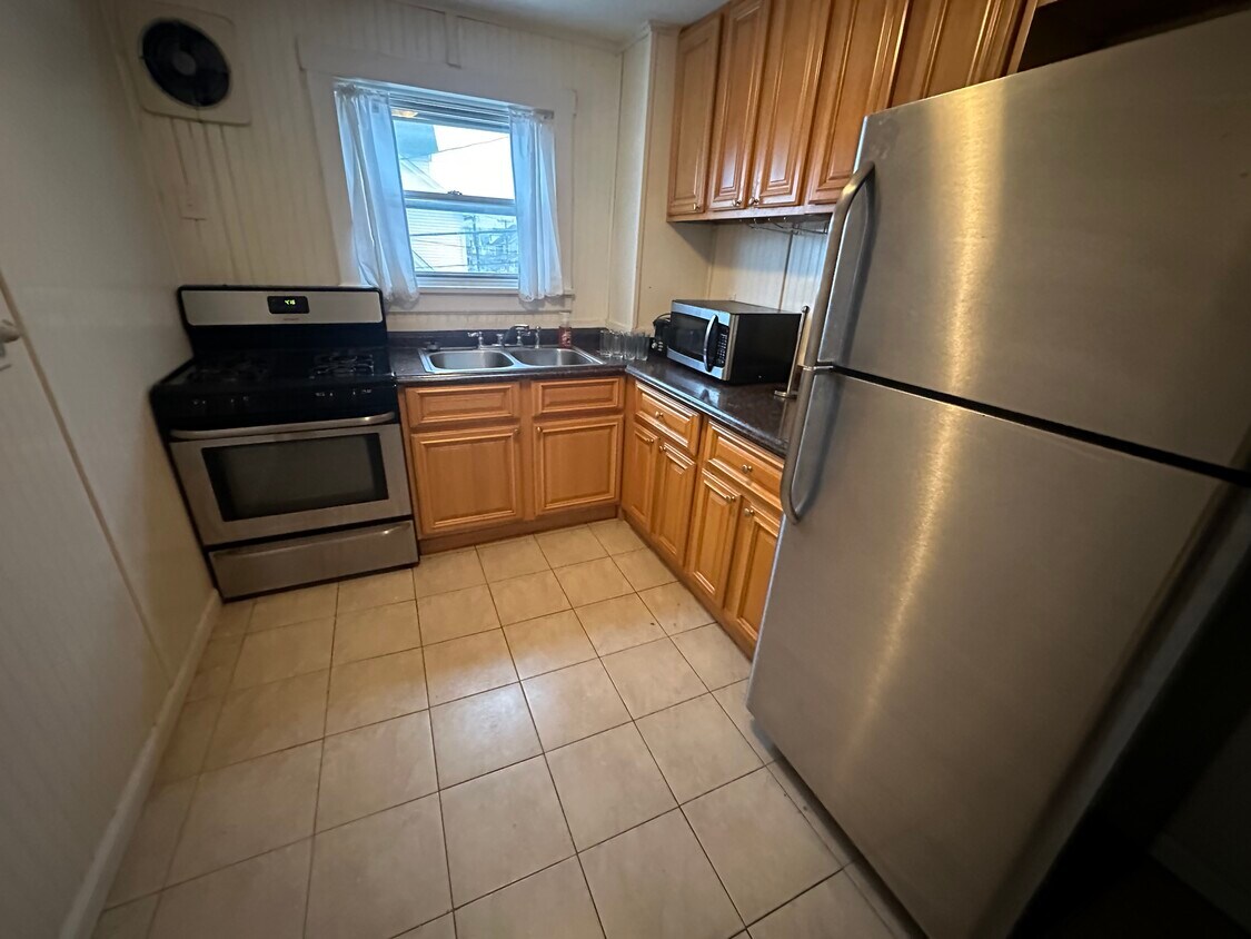 Kitchen - 1122 3rd St