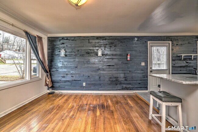 Building Photo - 42 Highland Ave