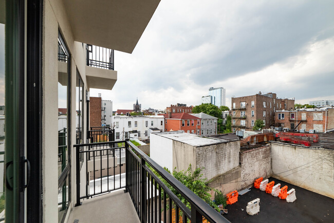 Building Photo - 153 Erasmus St