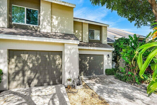 Foto del edificio - 6751 Boca Pines Trail