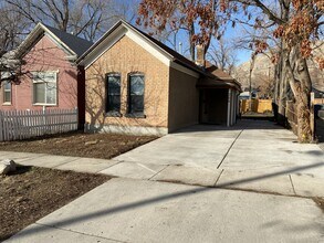 Building Photo - 244 Fern Ave N
