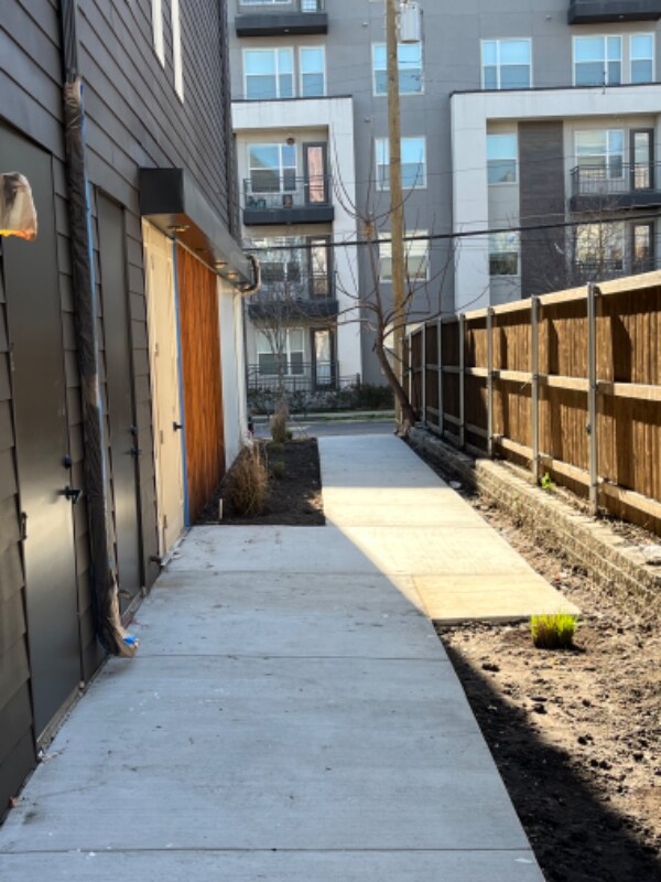 3981 Roseland Ave Unit 101, Dallas, TX 75204 Room for Rent in Dallas