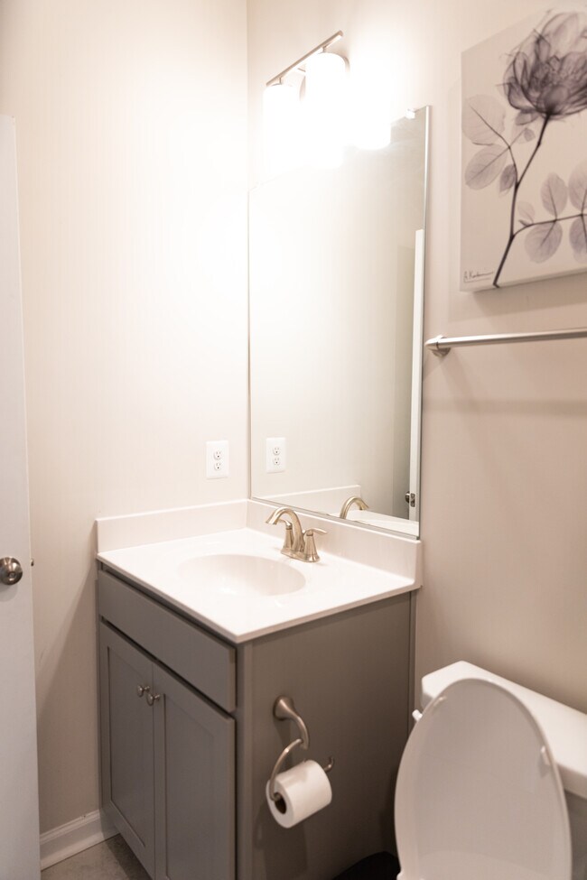 Foto del edificio - 8164 Tompkins St