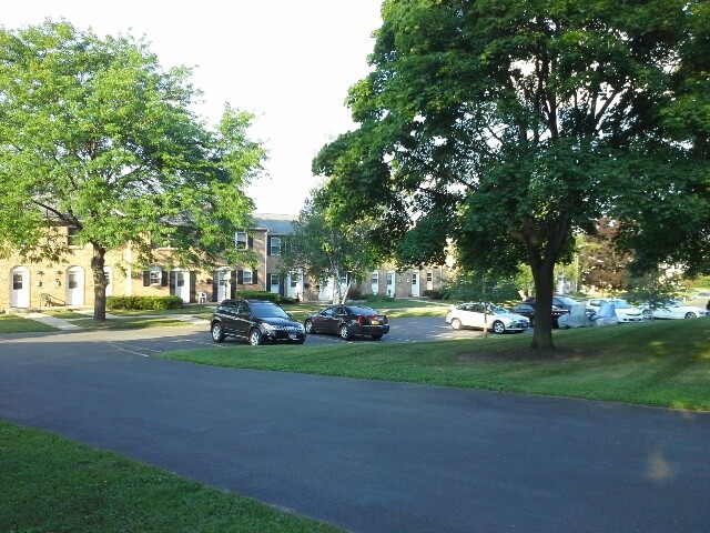 Foto del edificio - Northwood Townhomes - 550-J