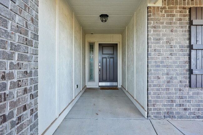 Photo - 806 Barbaroot Dr House