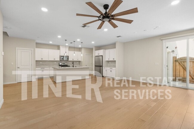 Photo - 632 Whitewater Wy House