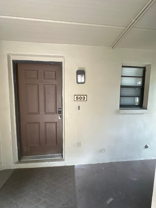 Building Photo - 1000 Tarpon Woods Blvd