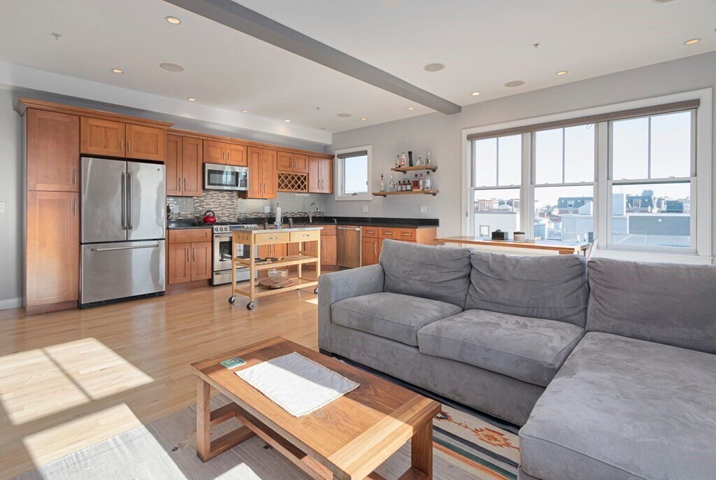 Foto principal - 288 C St