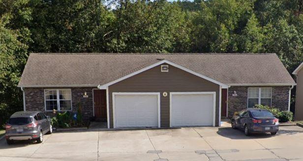 Foto principal - 3336 E St Charles Rd