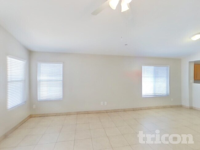 Foto del edificio - 10446 W Orange Dr