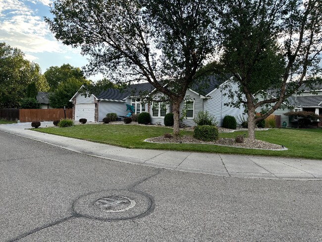 Foto del edificio - 5313 N Ice Springs Way