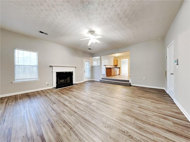 Building Photo - 480 Concord Terrace