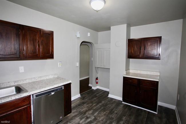 Building Photo - 2 br, 1 bath House - 18310 Beechwood St
