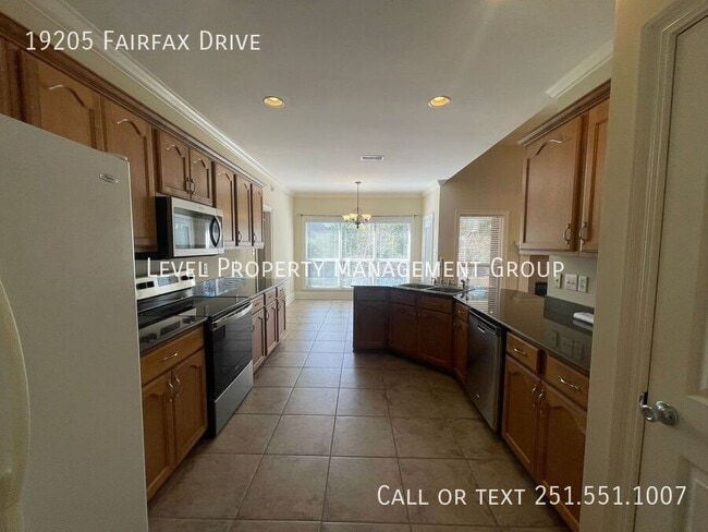 Building Photo - 19205 Fairfax Dr