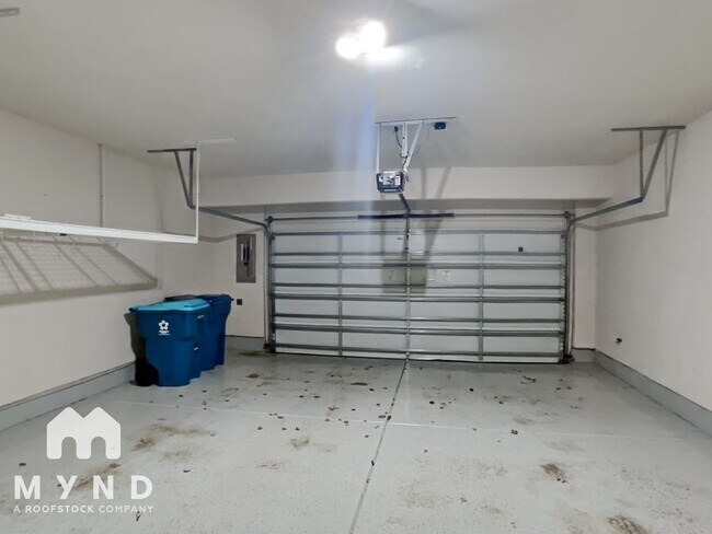 Foto del edificio - 3322 Bending Birch Pl