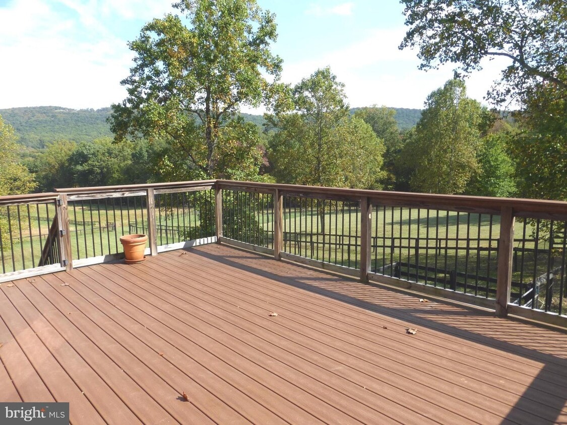 12898 Sagle Rd, Purcellville, VA 20132 House for Rent in Purcellville