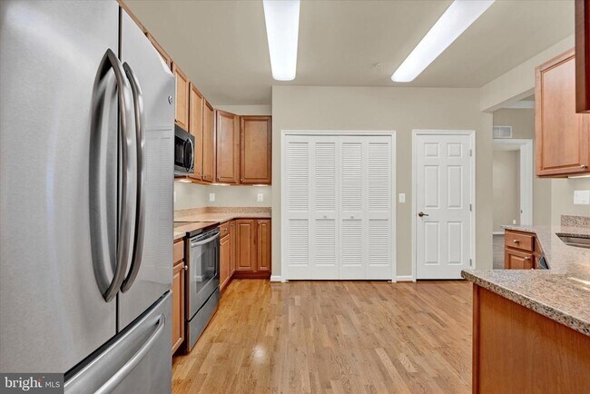 Building Photo - 8440 Ice Crystal Dr