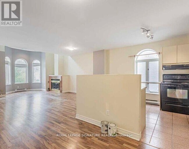 Building Photo - 208 Carlton St.