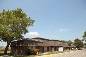 Building Photo - 901 N 35th St