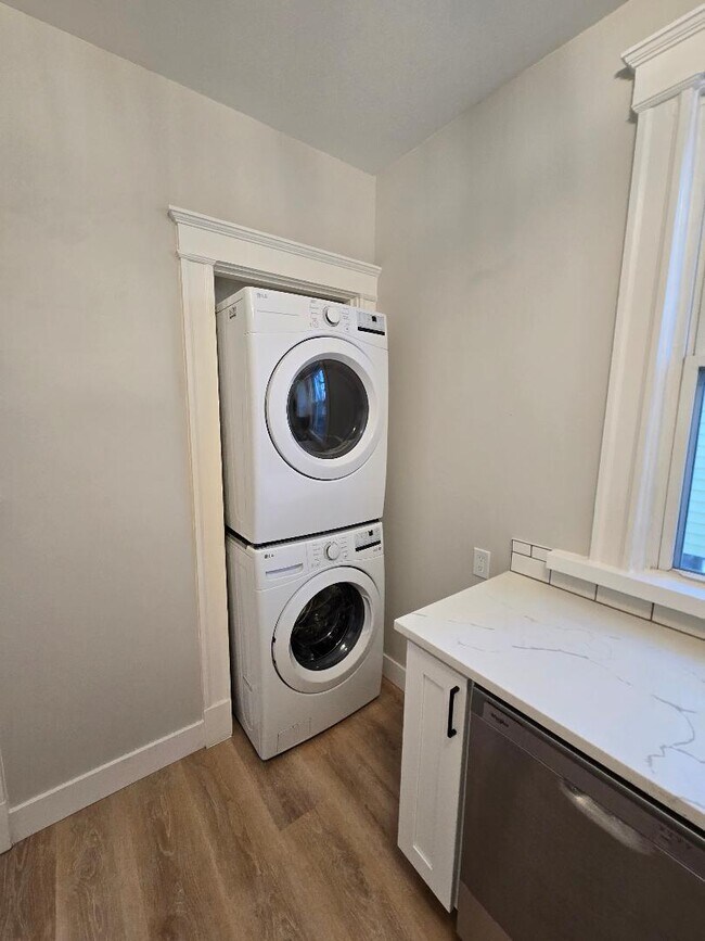 Foto del edificio - 2032 Elm Ave